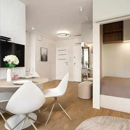 Golden - Stylish Center, Rondo Daszynskiego - Gieldowa