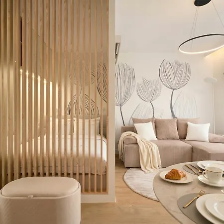 Golden - Stylish Center, Rondo Daszynskiego - Gieldowa *