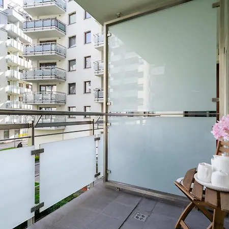 Golden - Stylish Center, Rondo Daszynskiego - Gieldowa *